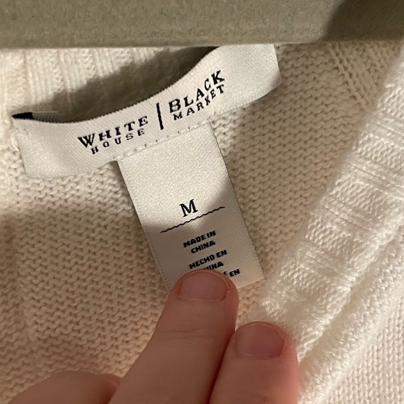 White House Black Market White Sweater Size Medium - Picture 3 of 9